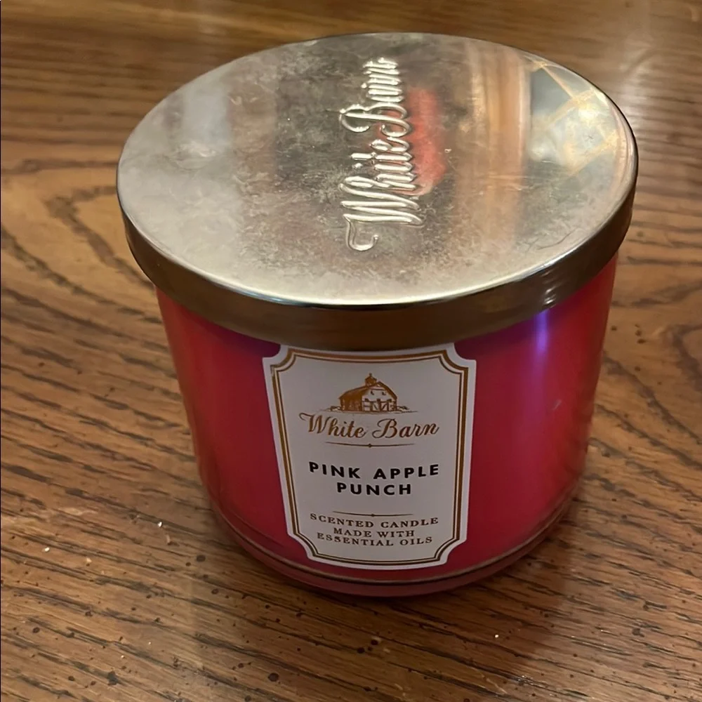 White Barn Pink Apple Punch Scented Candle - Picture 1 of 6